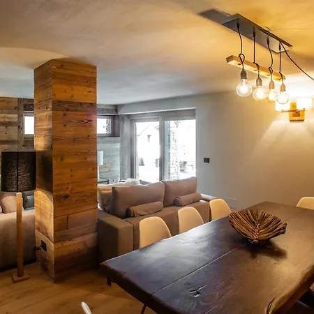 8bdr Stunning Chalet In Paquier With Mountain Views *