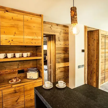 Villa 8bdr Stunning Chalet In Paquier With Mountain Views *