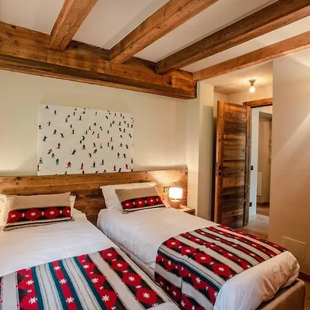 8bdr Stunning Chalet In Paquier With Mountain Views