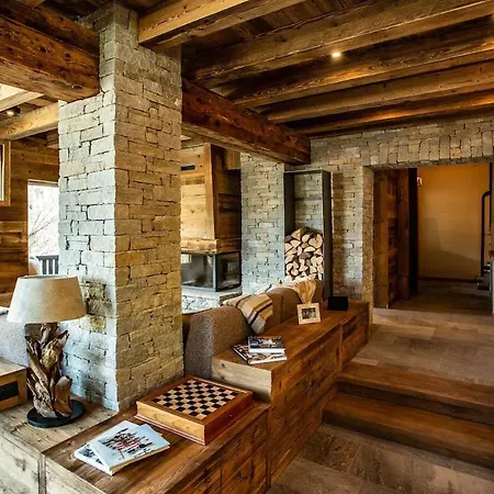 8bdr Stunning Chalet In Paquier With Mountain Views Valtournenche