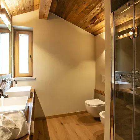8bdr Stunning Chalet In Paquier With Mountain Views Villa